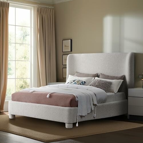 Meridian Furniture Penny Collection King Bed